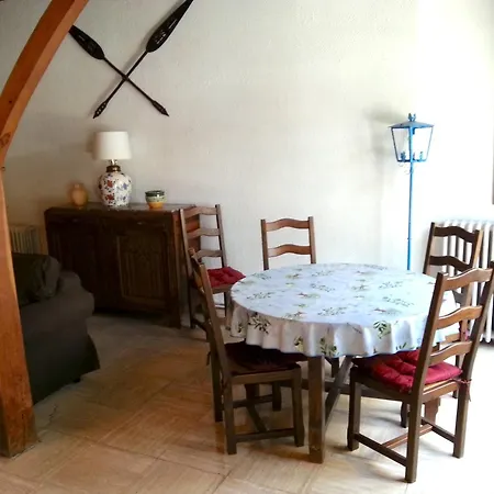 Spacious Holiday Home With Pool In Pretty Village Celles  Exterior foto