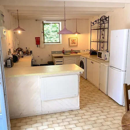 Spacious Holiday Home With Pool In Pretty Village Celles  Exterior foto